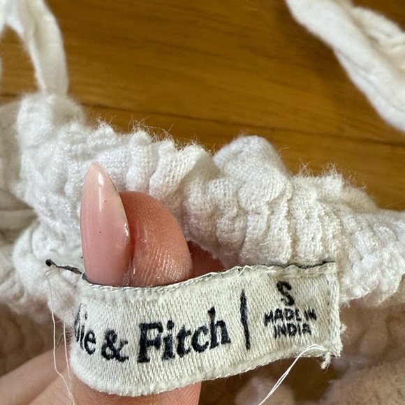 Abercrombie & Fitch Women's white top size small - Picture 4 of 4